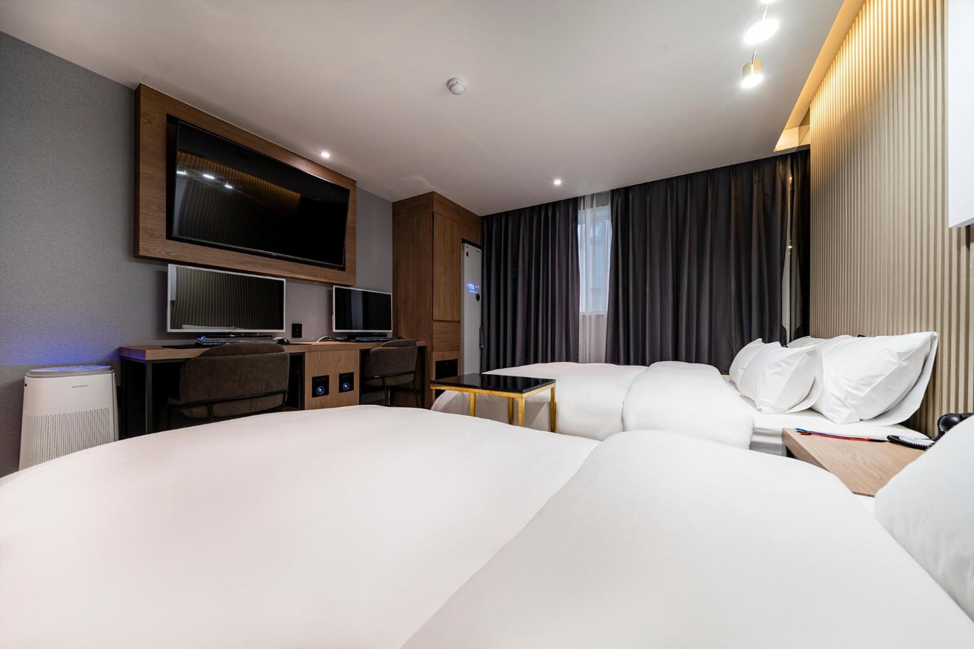 Urban Brown Hotel Chungju City Hall Экстерьер фото