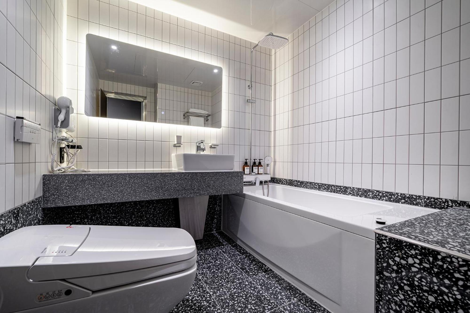 Urban Brown Hotel Chungju City Hall Экстерьер фото