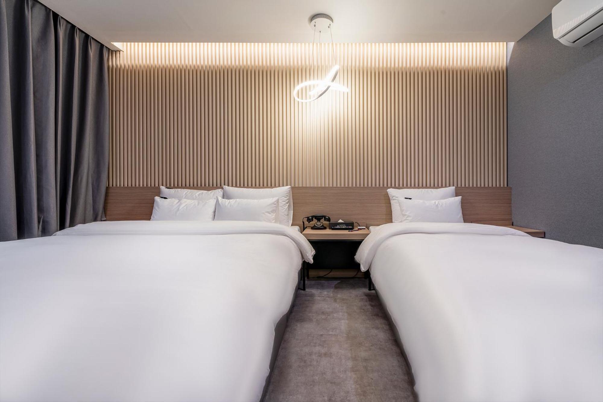 Urban Brown Hotel Chungju City Hall Экстерьер фото