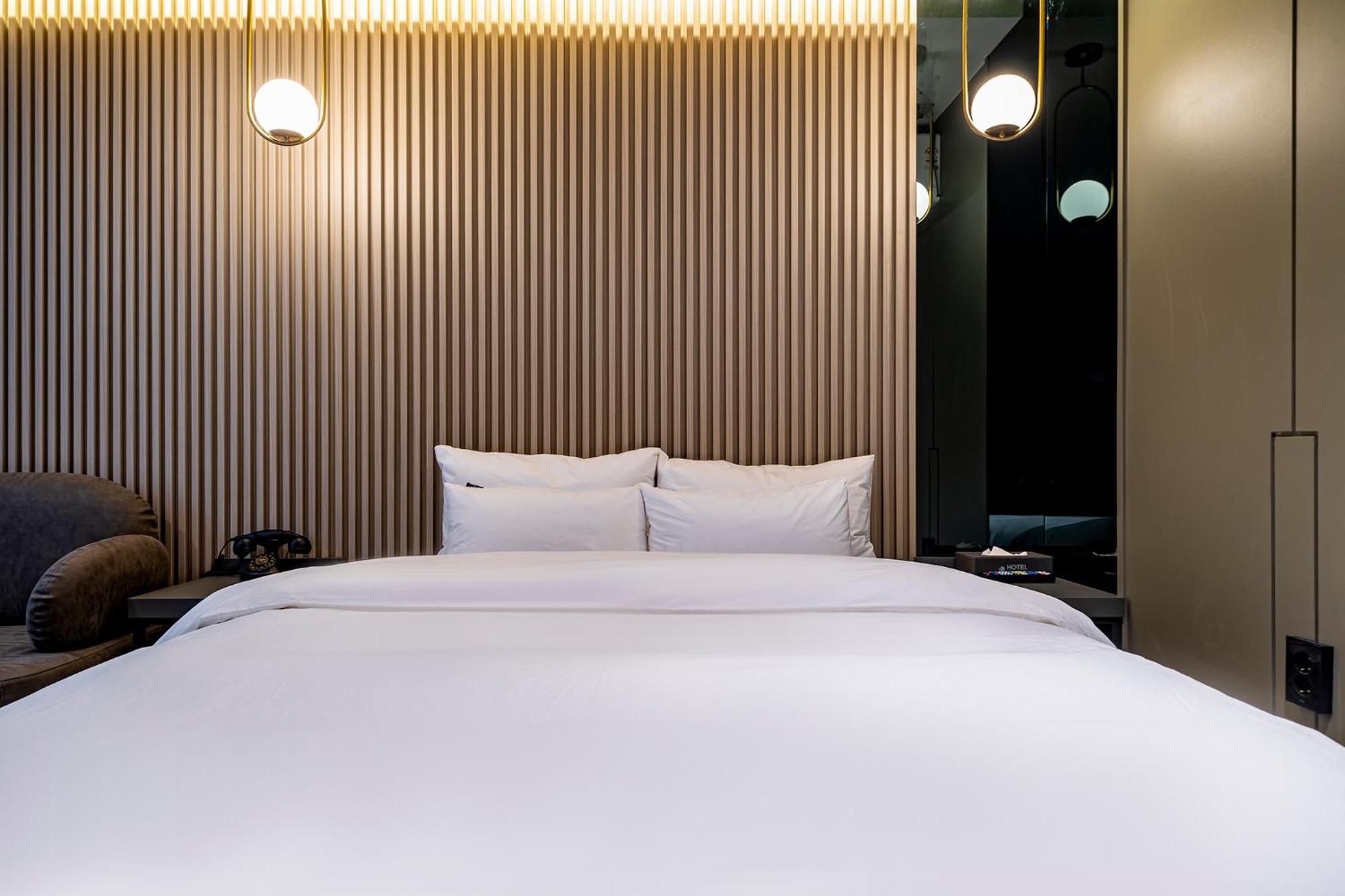 Urban Brown Hotel Chungju City Hall Экстерьер фото