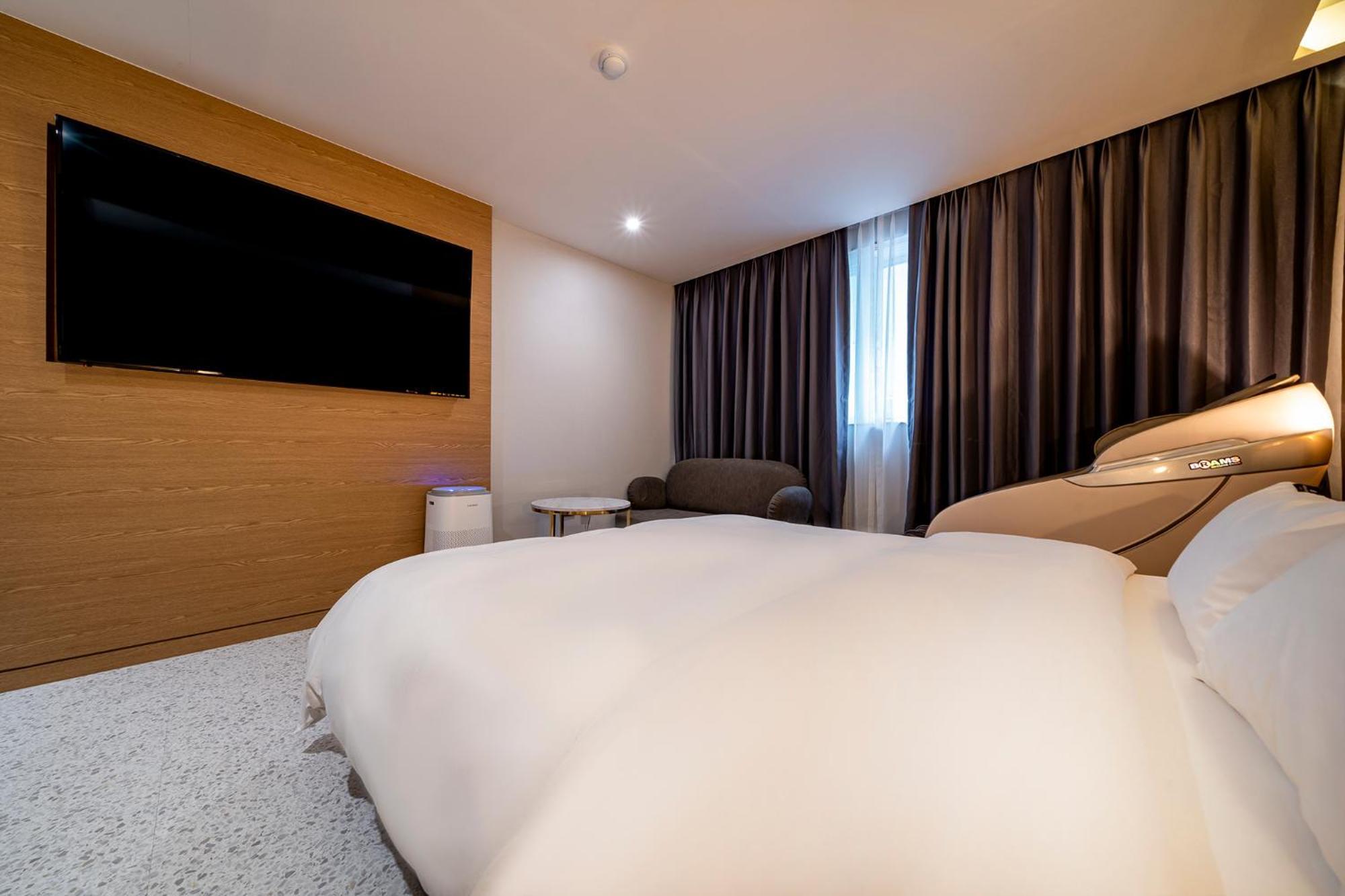 Urban Brown Hotel Chungju City Hall Экстерьер фото