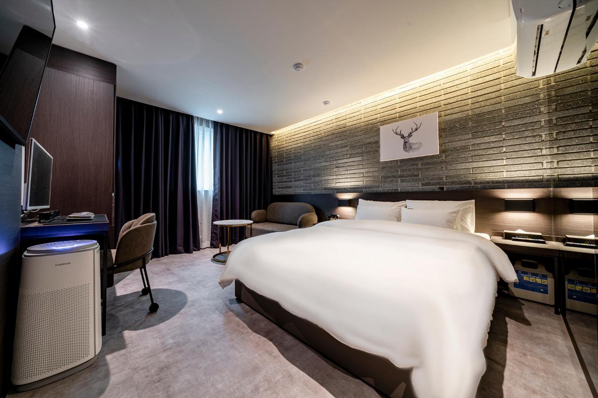 Urban Brown Hotel Chungju City Hall Экстерьер фото