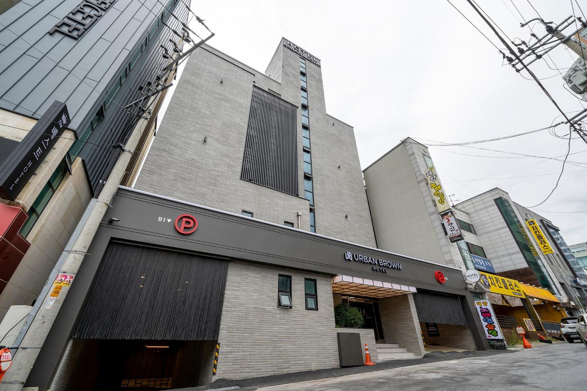 Urban Brown Hotel Chungju City Hall Экстерьер фото